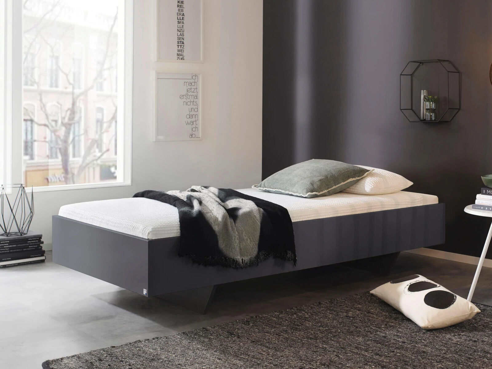 Lit IXANA 90x200 cm gris métal avec matelas avec sommier