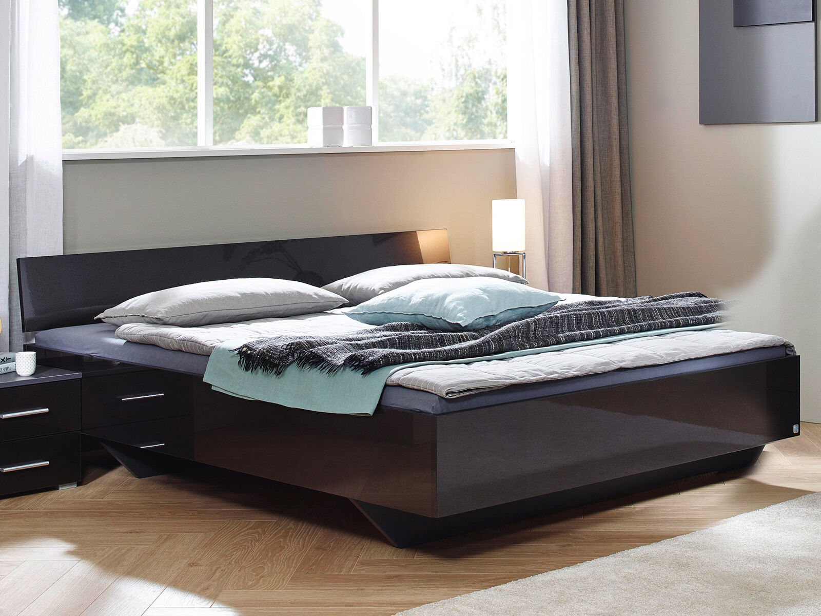 Lit IXANA 140x200 cm gris brillant avec tête de lit